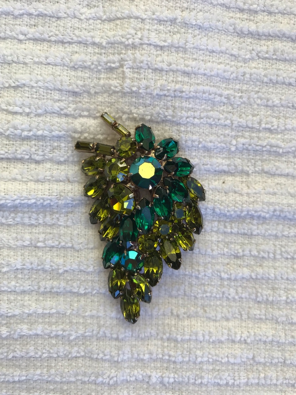 Crystal Leaf Brooch in Emerald and Olive
